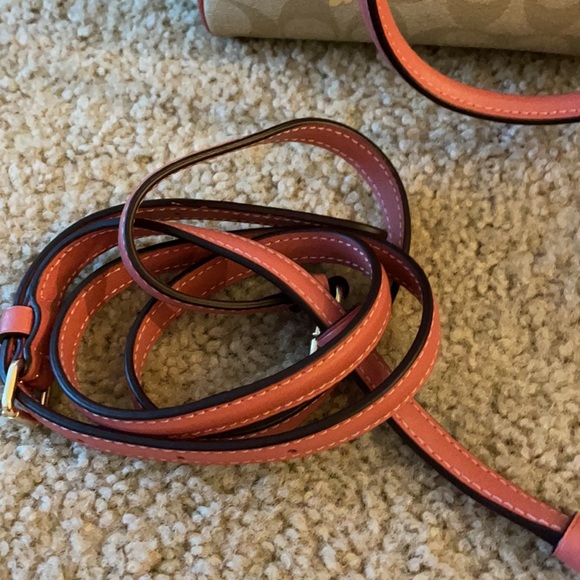 Coach purse - Picture 4 of 4